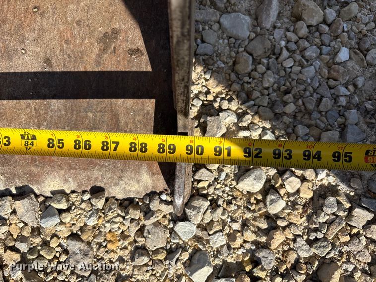 image for item EJ7721 2014 Case IH Farmall 75C MFWD tractor