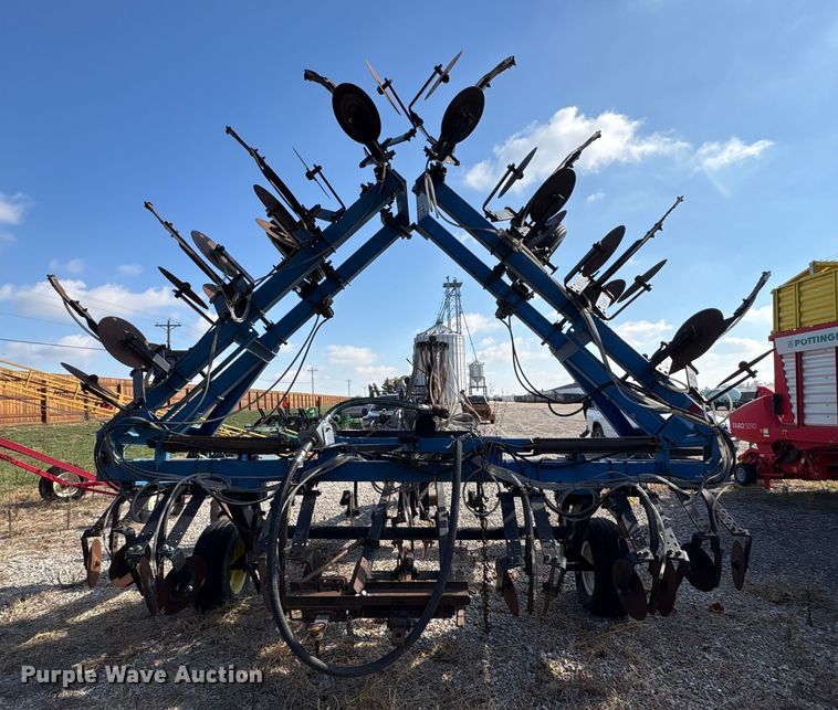 image for item EM6150 Nutri-Placr 42 5250 NH3 applicator