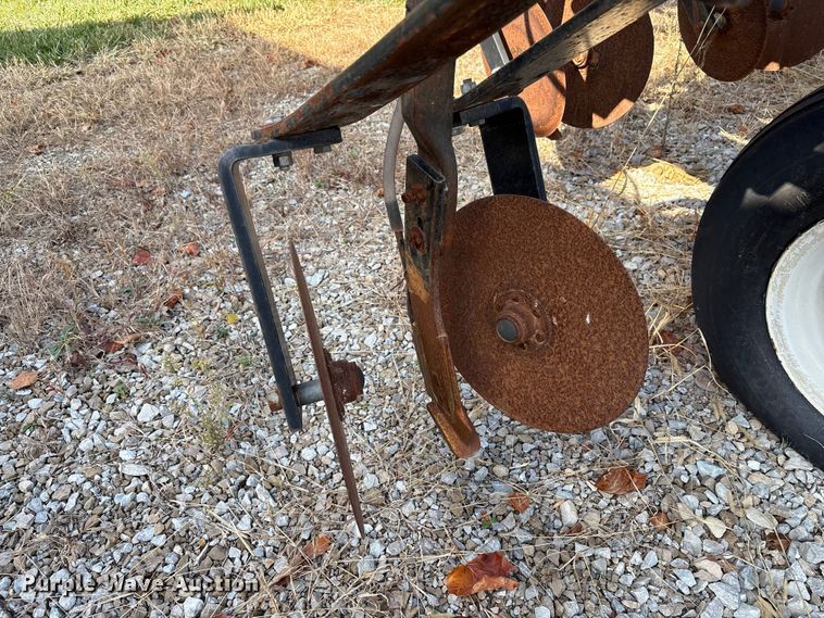 image for item EM6150 Nutri-Placr 42 5250 NH3 applicator