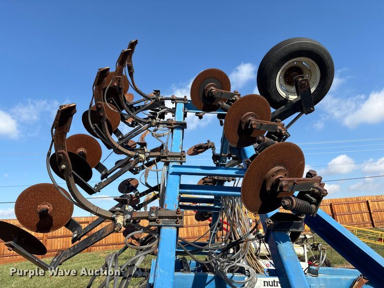 image for item EM6150 Nutri-Placr 42 5250 NH3 applicator