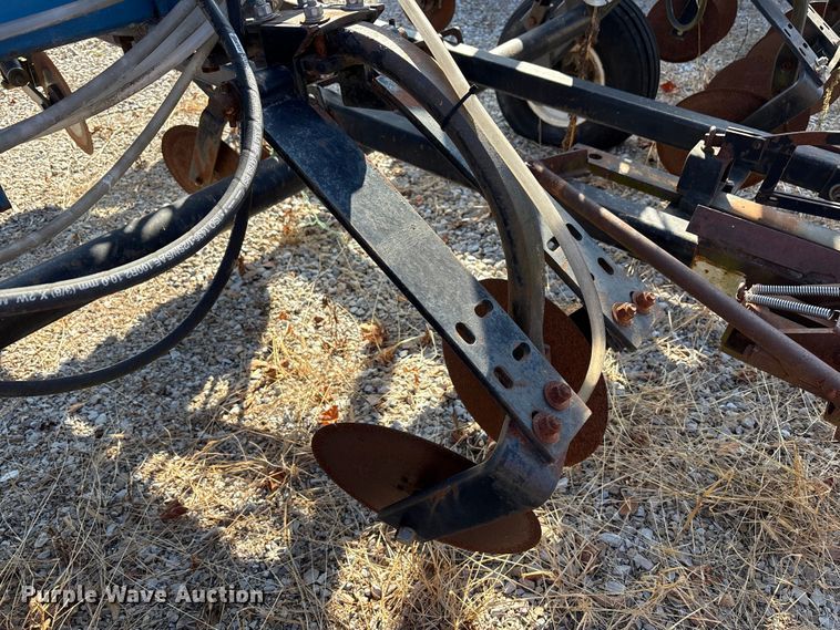 image for item EM6150 Nutri-Placr 42 5250 NH3 applicator