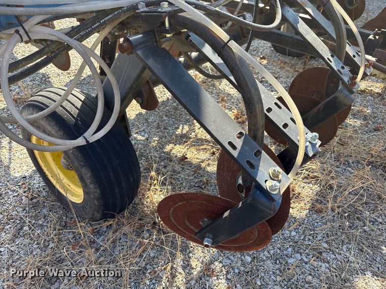 image for item EM6150 Nutri-Placr 42 5250 NH3 applicator