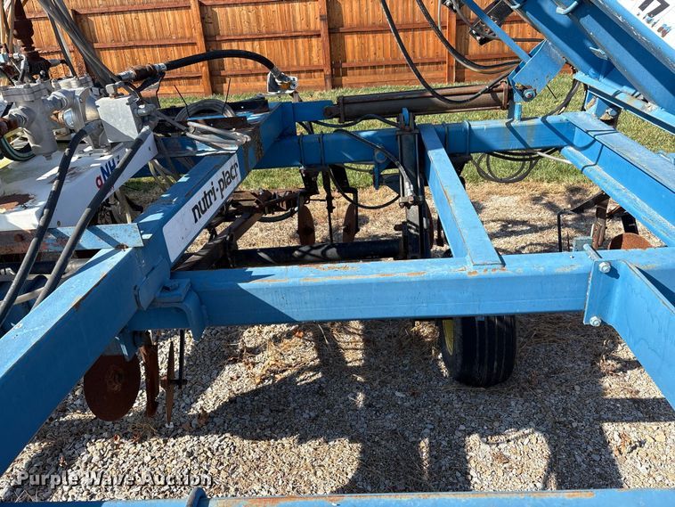 image for item EM6150 Nutri-Placr 42 5250 NH3 applicator