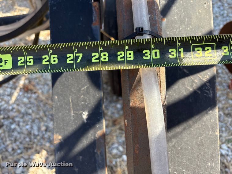 image for item EM6150 Nutri-Placr 42 5250 NH3 applicator