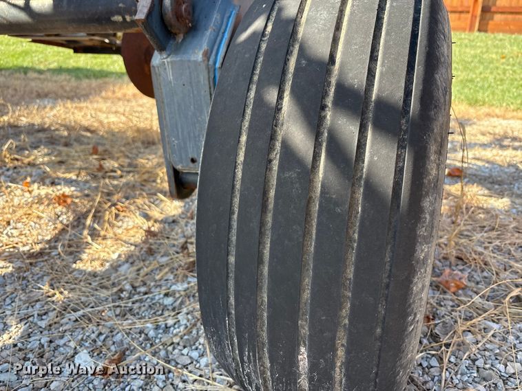 image for item EM6150 Nutri-Placr 42 5250 NH3 applicator