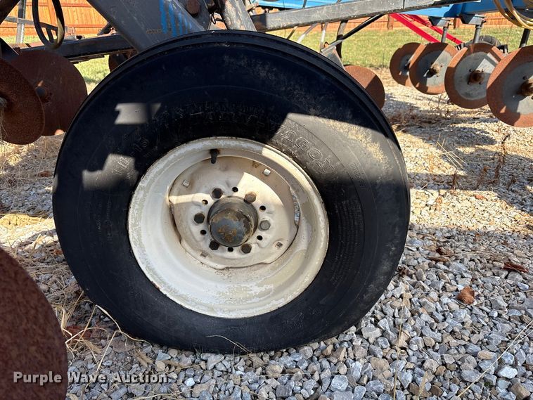 image for item EM6150 Nutri-Placr 42 5250 NH3 applicator