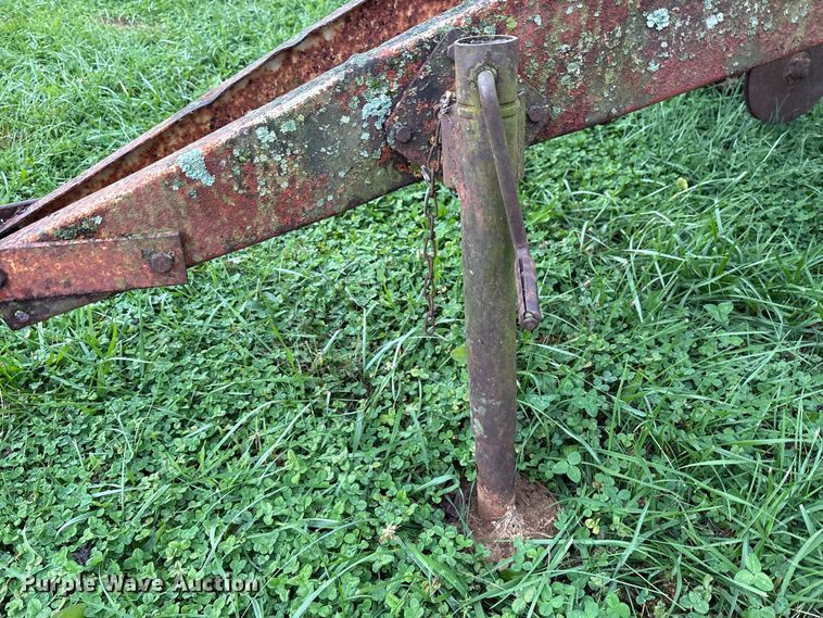 image for item EM6160 International 455 planter