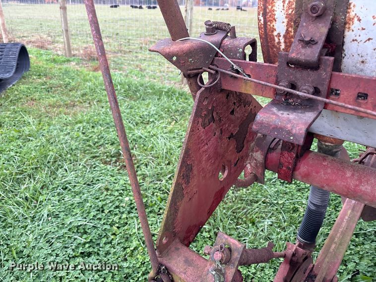 image for item EM6160 International 455 planter