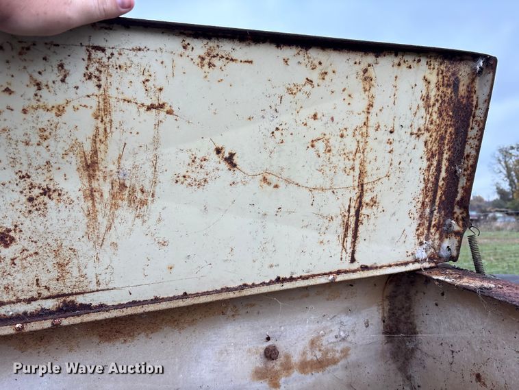 image for item EM6160 International 455 planter