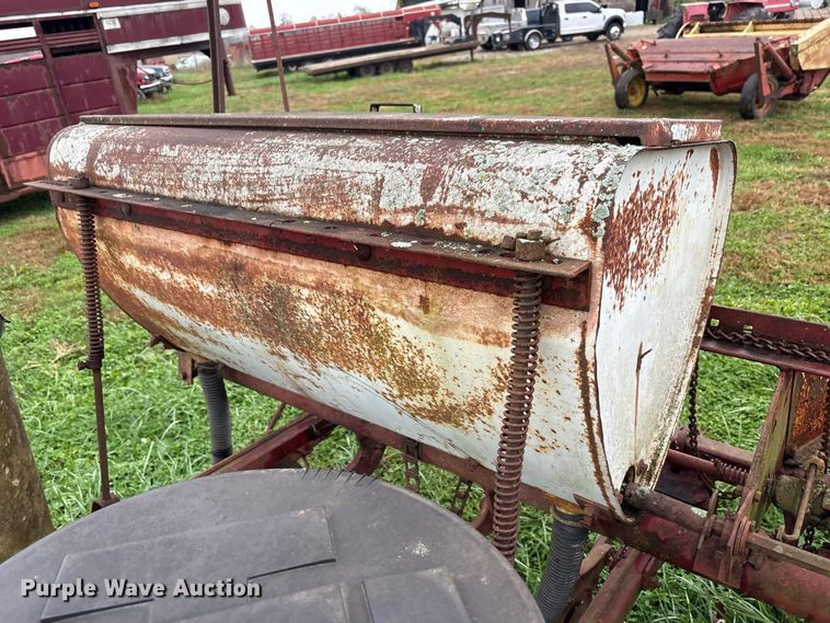 image for item EM6160 International 455 planter