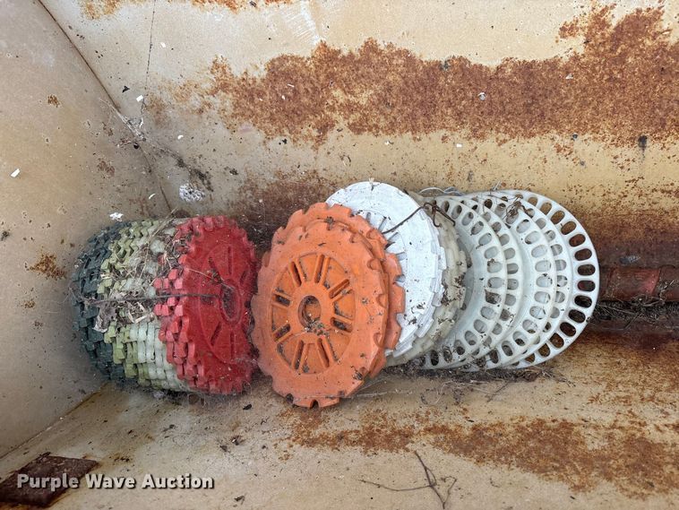 image for item EM6160 International 455 planter