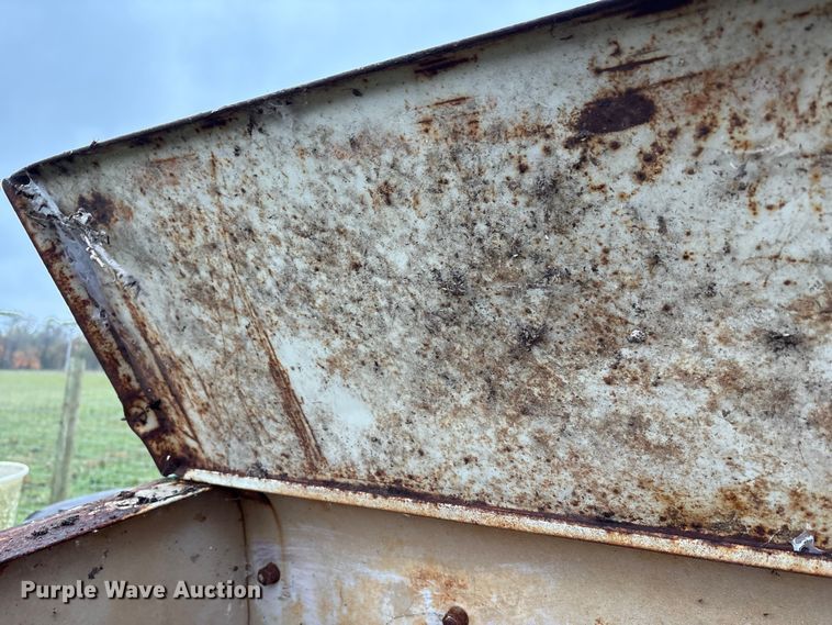 image for item EM6160 International 455 planter