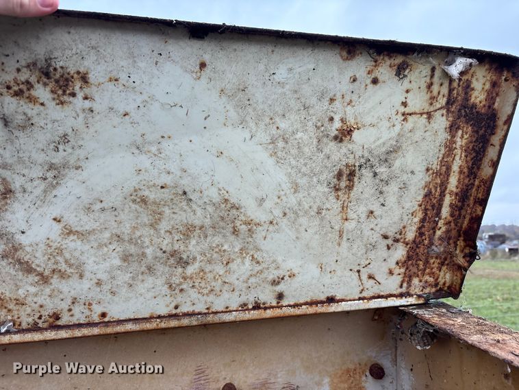 image for item EM6160 International 455 planter