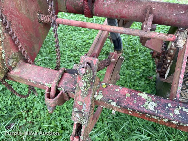 image for item EM6160 International 455 planter