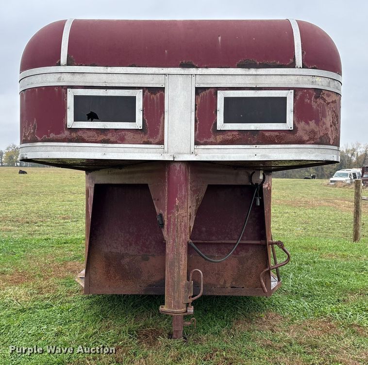 image for item EM6161 1987 Ponderosa Trailers livestock trailer