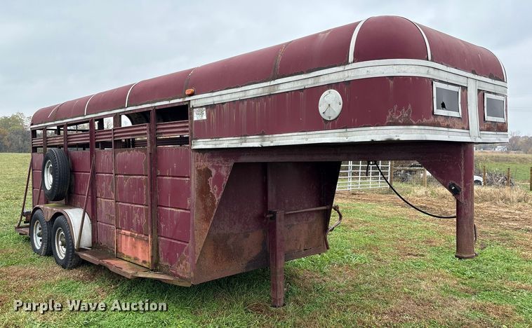 image for item EM6161 1987 Ponderosa Trailers livestock trailer