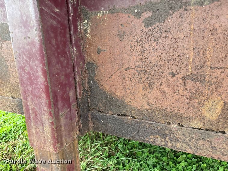 image for item EM6161 1987 Ponderosa Trailers livestock trailer