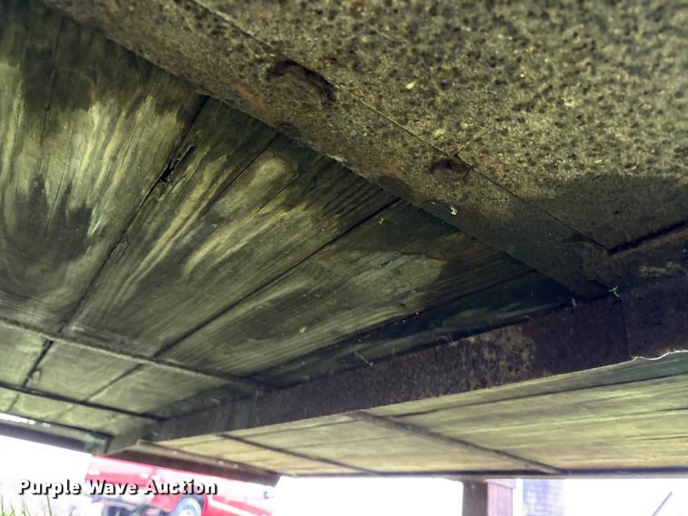 image for item EM6161 1987 Ponderosa Trailers livestock trailer