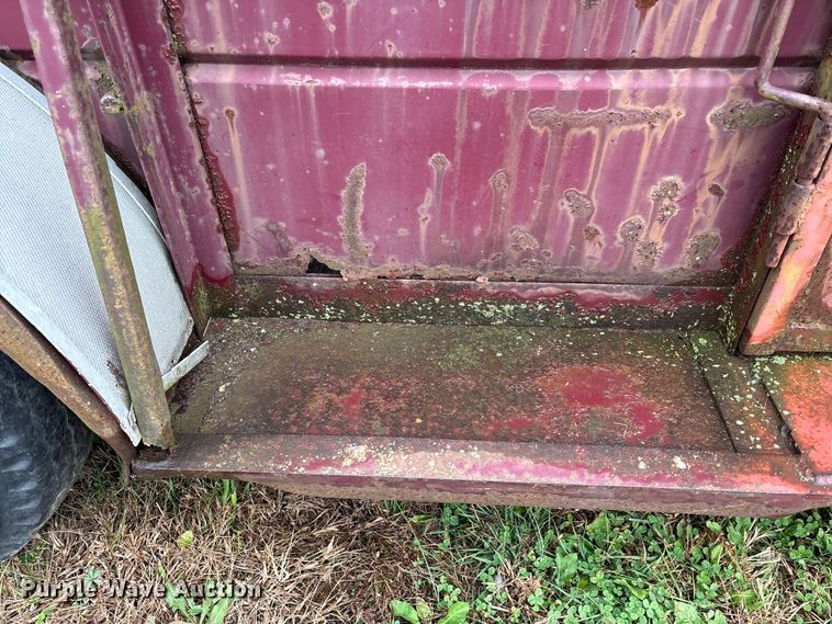 image for item EM6161 1987 Ponderosa Trailers livestock trailer