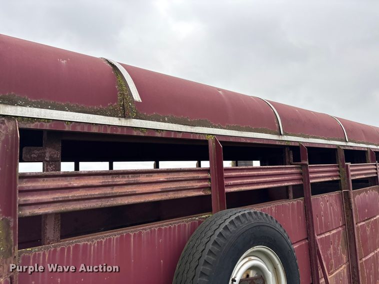 image for item EM6161 1987 Ponderosa Trailers livestock trailer