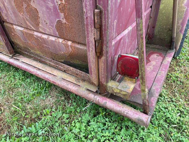 image for item EM6161 1987 Ponderosa Trailers livestock trailer