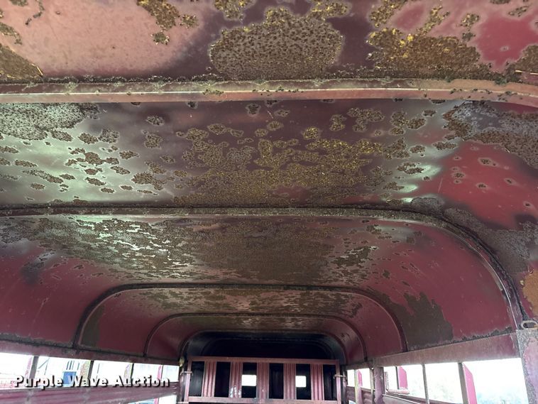 image for item EM6161 1987 Ponderosa Trailers livestock trailer