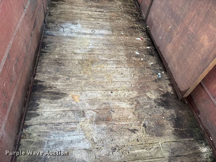 image for item EM6161 1987 Ponderosa Trailers livestock trailer