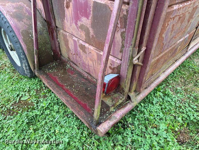 image for item EM6161 1987 Ponderosa Trailers livestock trailer