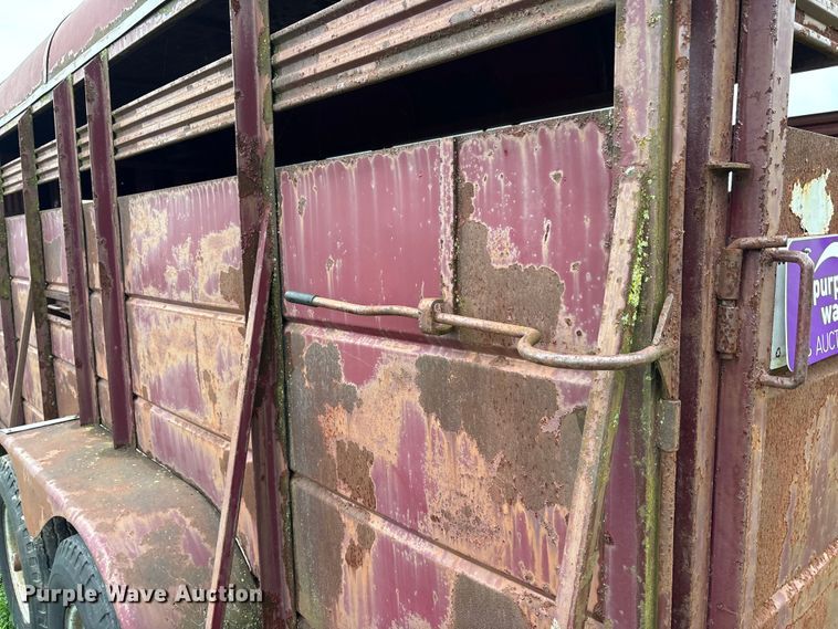 image for item EM6161 1987 Ponderosa Trailers livestock trailer