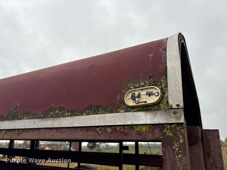 image for item EM6161 1987 Ponderosa Trailers livestock trailer