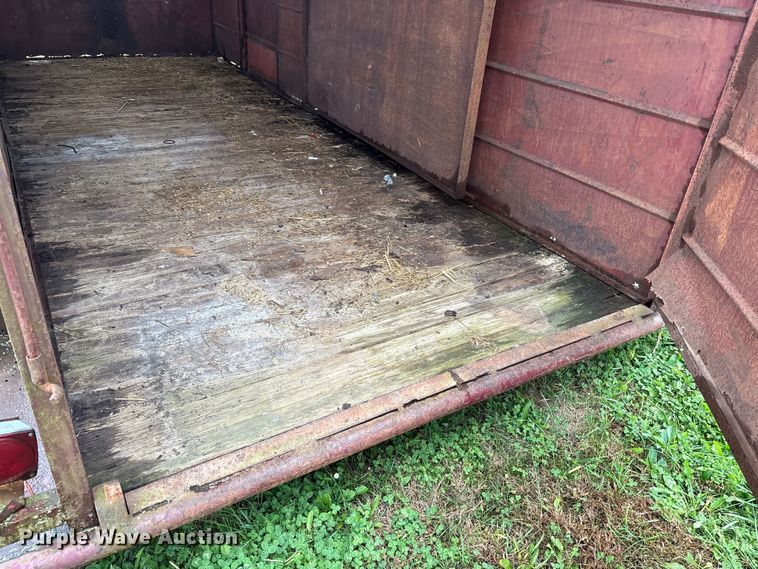 image for item EM6161 1987 Ponderosa Trailers livestock trailer