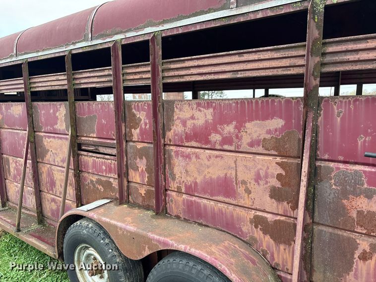 image for item EM6161 1987 Ponderosa Trailers livestock trailer