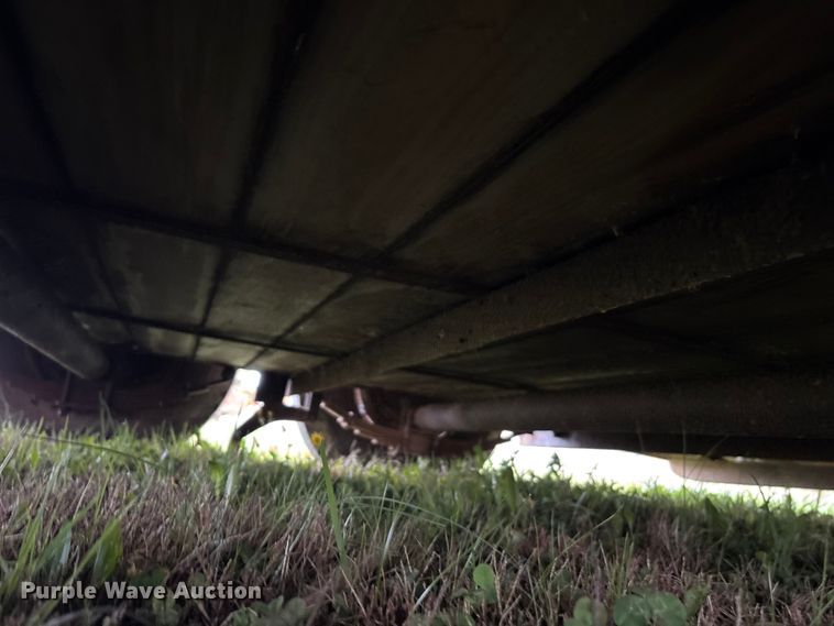 image for item EM6161 1987 Ponderosa Trailers livestock trailer