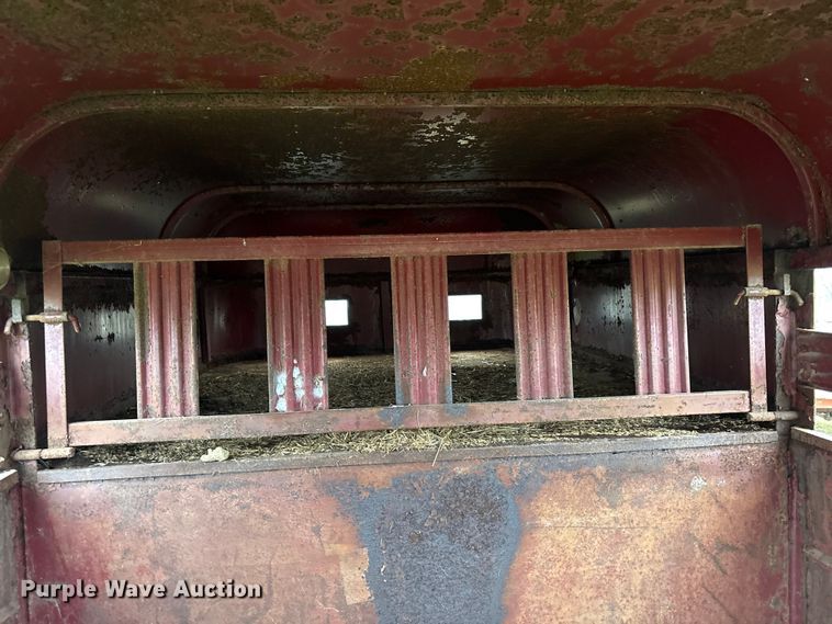 image for item EM6161 1987 Ponderosa Trailers livestock trailer