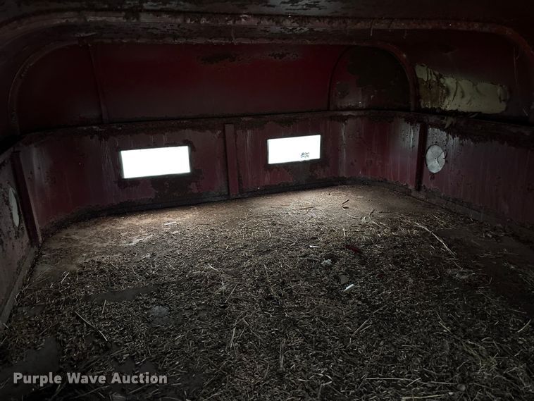 image for item EM6161 1987 Ponderosa Trailers livestock trailer