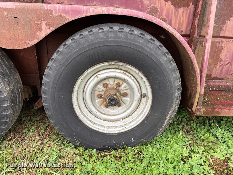image for item EM6161 1987 Ponderosa Trailers livestock trailer