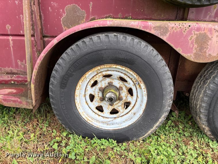 image for item EM6161 1987 Ponderosa Trailers livestock trailer