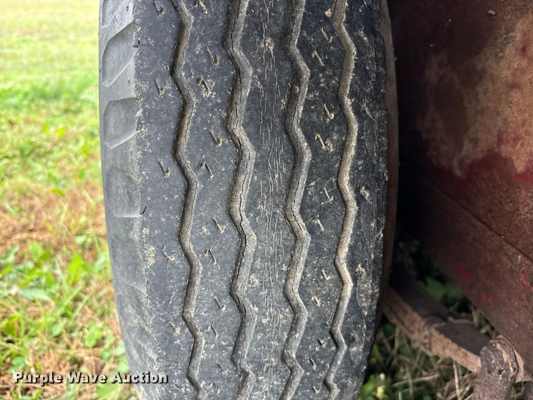 image for item EM6161 1987 Ponderosa Trailers livestock trailer