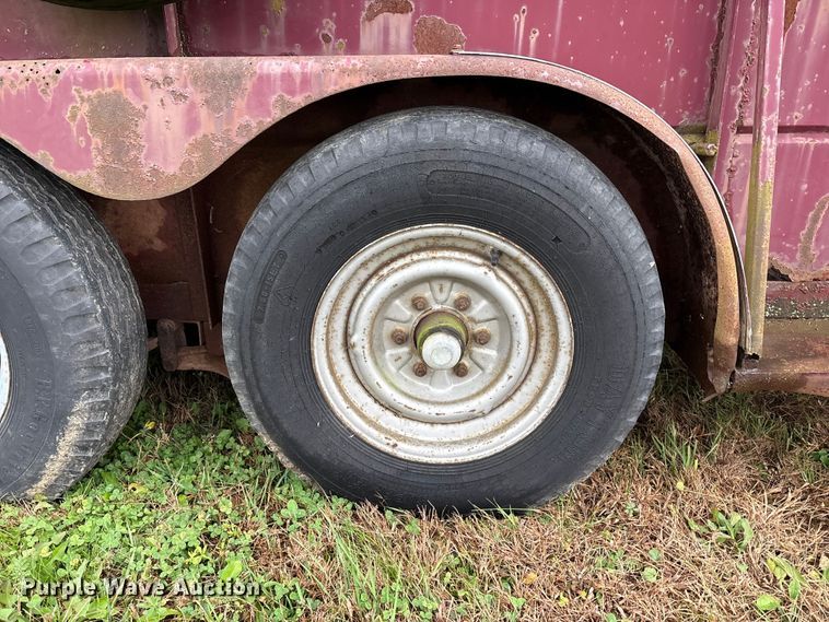image for item EM6161 1987 Ponderosa Trailers livestock trailer