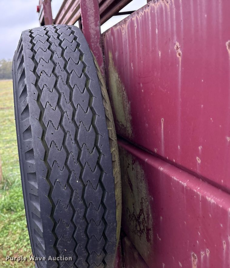 image for item EM6161 1987 Ponderosa Trailers livestock trailer