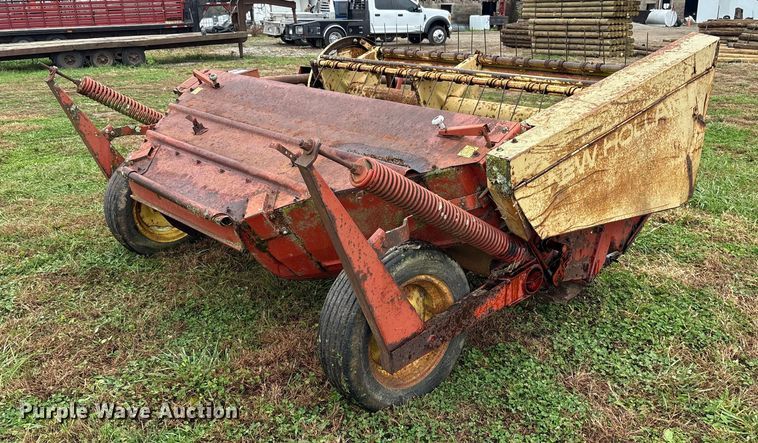 image for item EM6162 New Holland 477 swather / windrower