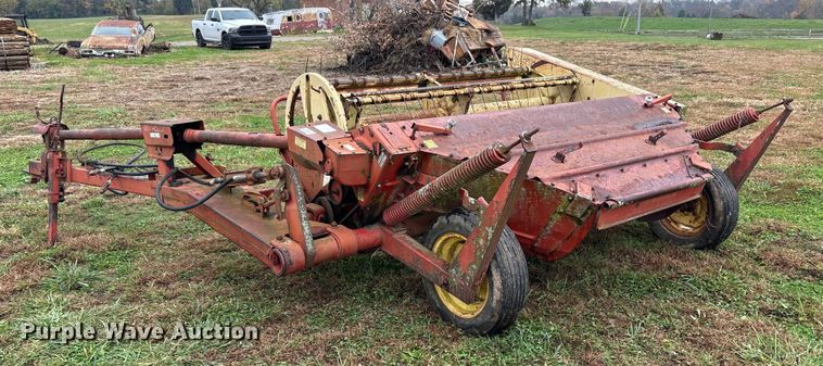 image for item EM6162 New Holland 477 swather / windrower