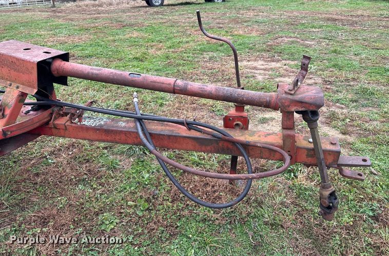 image for item EM6162 New Holland 477 swather / windrower