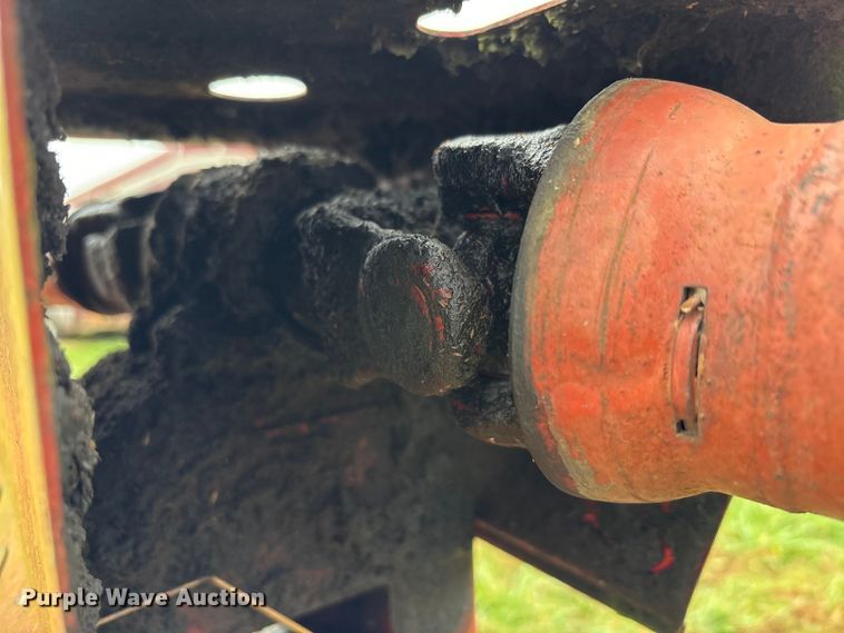 image for item EM6162 New Holland 477 swather / windrower