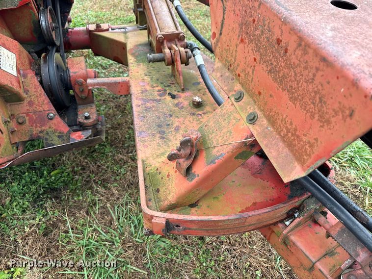 image for item EM6162 New Holland 477 swather / windrower