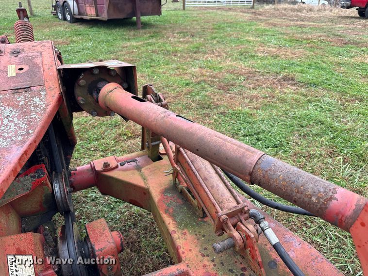 image for item EM6162 New Holland 477 swather / windrower