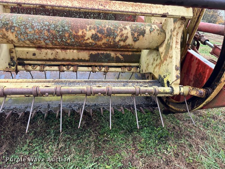 image for item EM6162 New Holland 477 swather / windrower