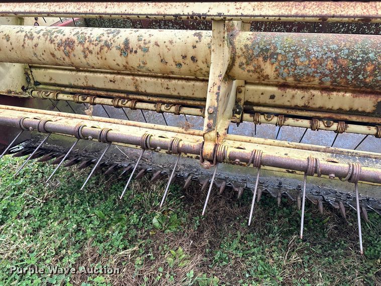 image for item EM6162 New Holland 477 swather / windrower