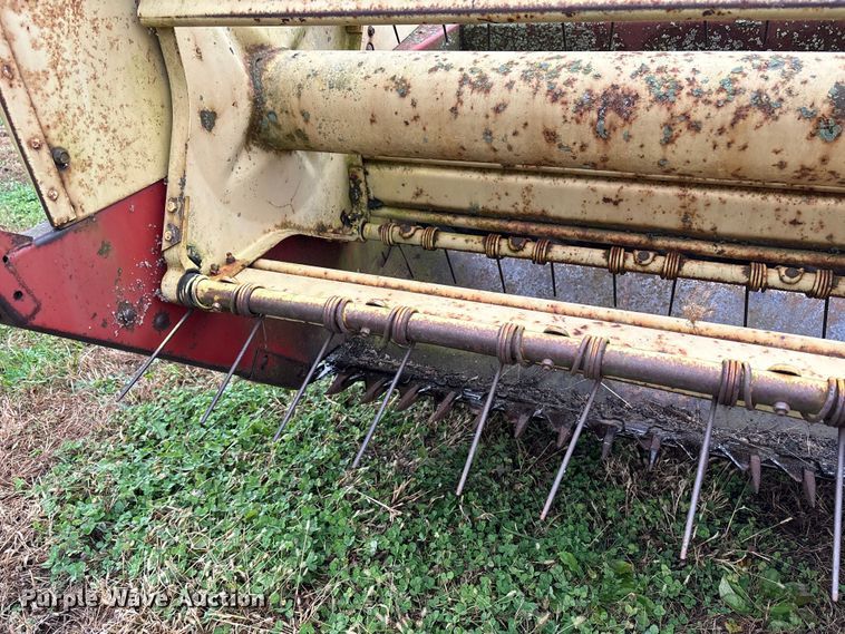 image for item EM6162 New Holland 477 swather / windrower