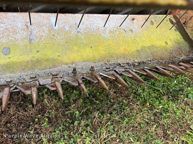 image for item EM6162 New Holland 477 swather / windrower